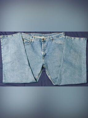 Wrangler Light Blue Relaxed Fit Jeans